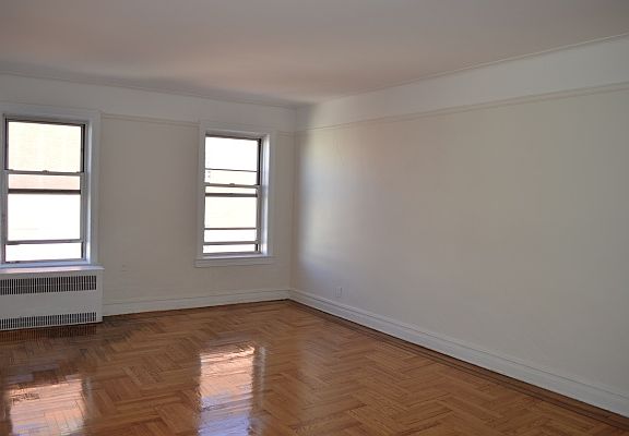 2nd image of 868 E 7th St APT 6E