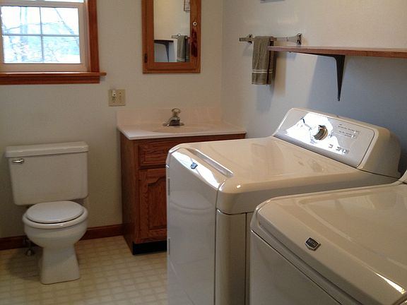 .5 Bath & Laundry Room (Washer/Dryer Included)