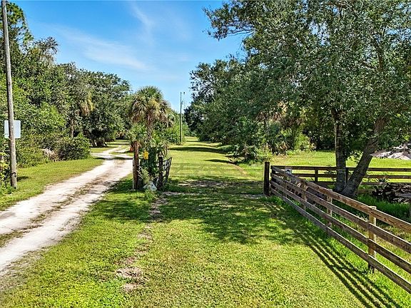 4th image of 6821 Rich Rd