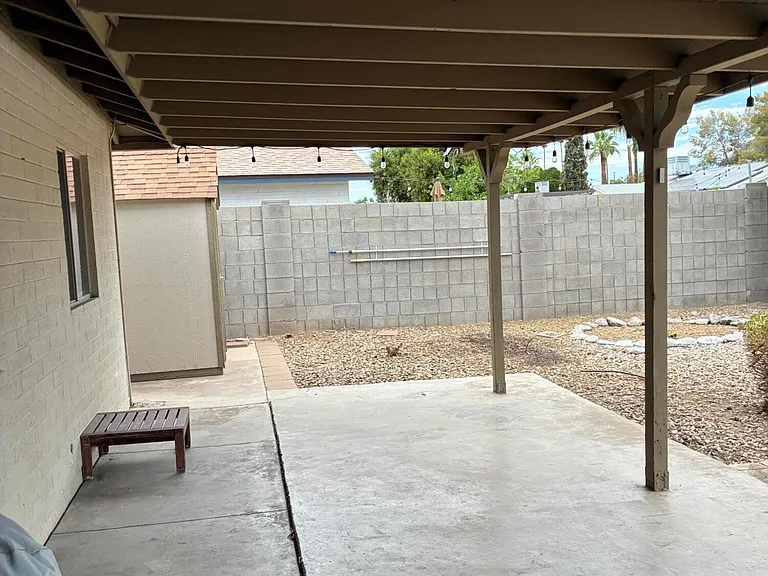 2058 E Fremont Dr — Photo 17