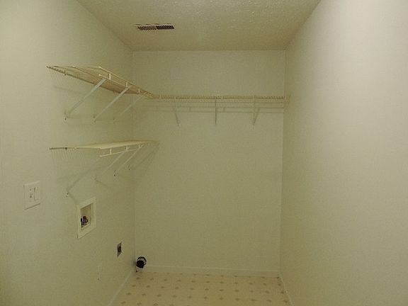 4th image of 4610 Woodstone Dr