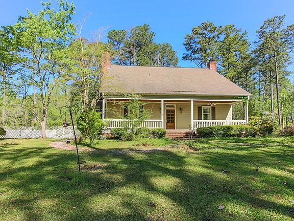 3rd image of 416 Valley Hills Cir