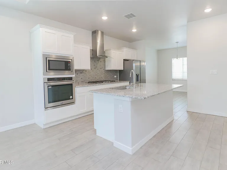 12832 Haxby St — Photo 14