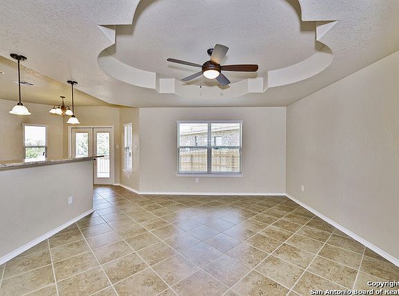 3rd image of 6243 Lowrie Block