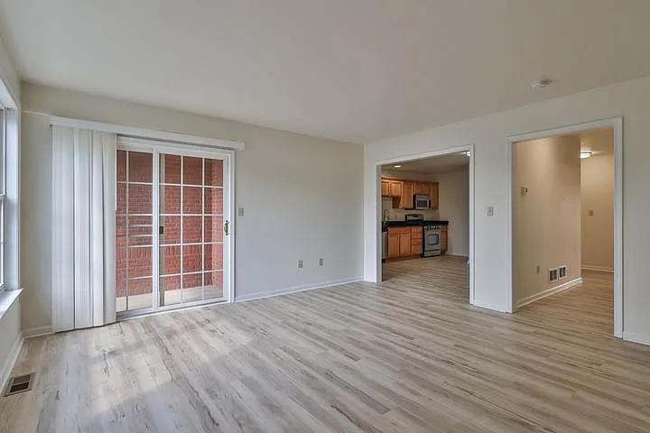 2 bed, 1210 sqft, $1,975 — Photo 1