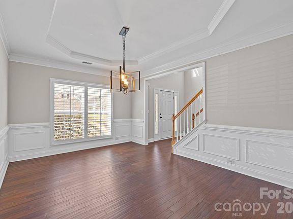 5th image of 6226 Hermsley Rd