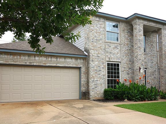 2nd image of 3912 Newland Dr