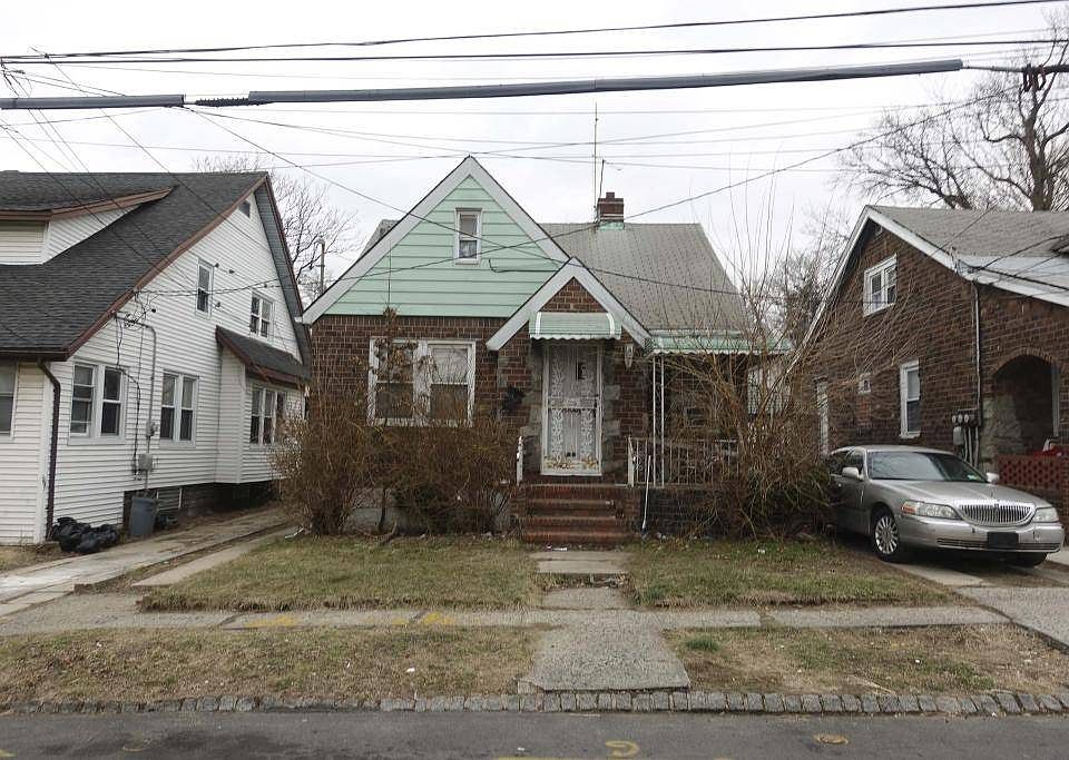 1st image of 118-29 198th St