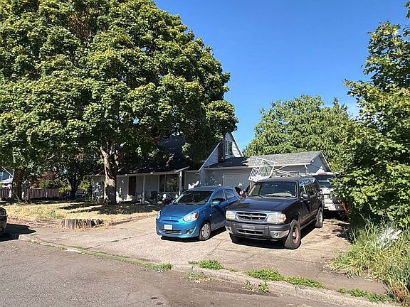 3rd image of 4050 SW 191st Ave
