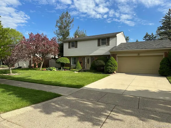 1416 Palmer St, Plymouth, MI 48170