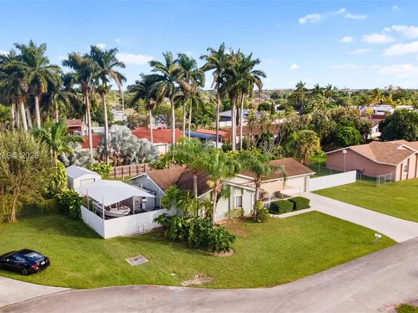 18561 SW 127th Pl, Miami, FL 33177