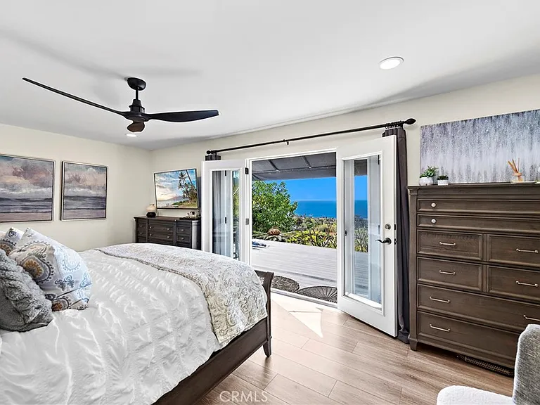 875 Coast View Dr — Photo 10