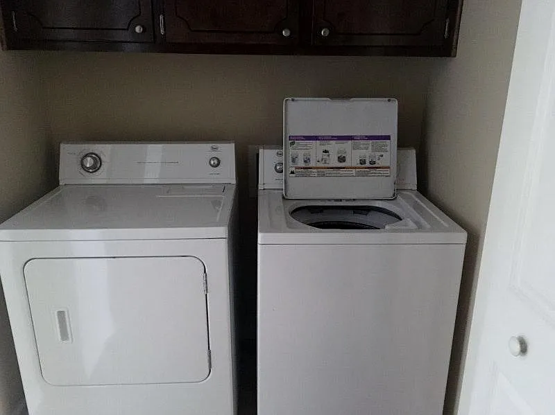 2 bed, 1.5 bath, 1043 sqft, $1,200 — Photo 4