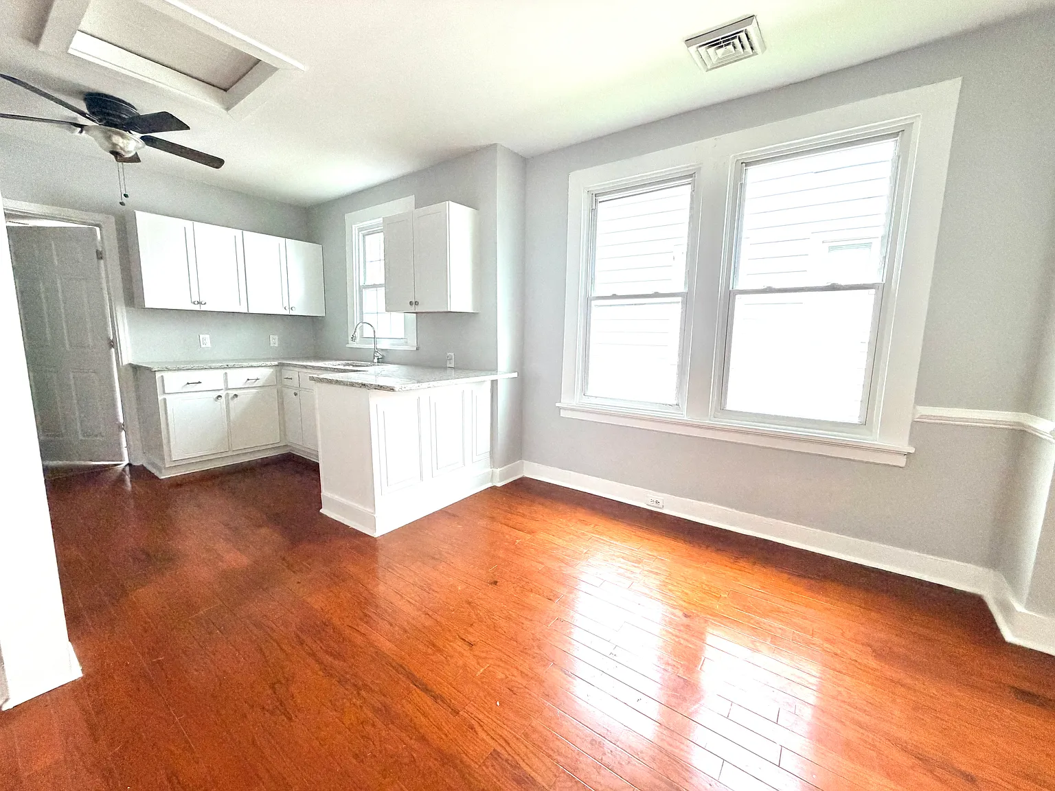 3303 Detroit Ave — Photo 4