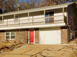 15 Stonecliff Dr, Fenton, MO 63026