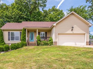 121 Laken Ln, Dickson, TN 37055