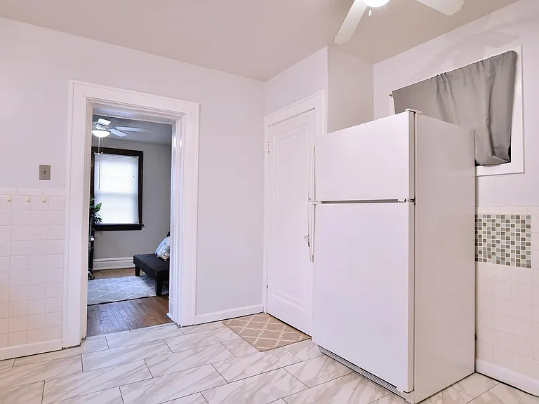 1419 Yale Ave — Photo 8