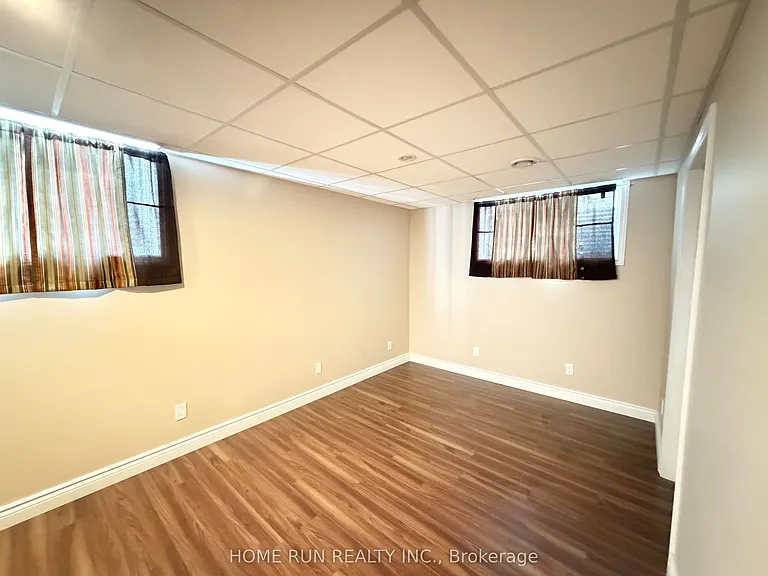 114 Glendore St — Photo 41