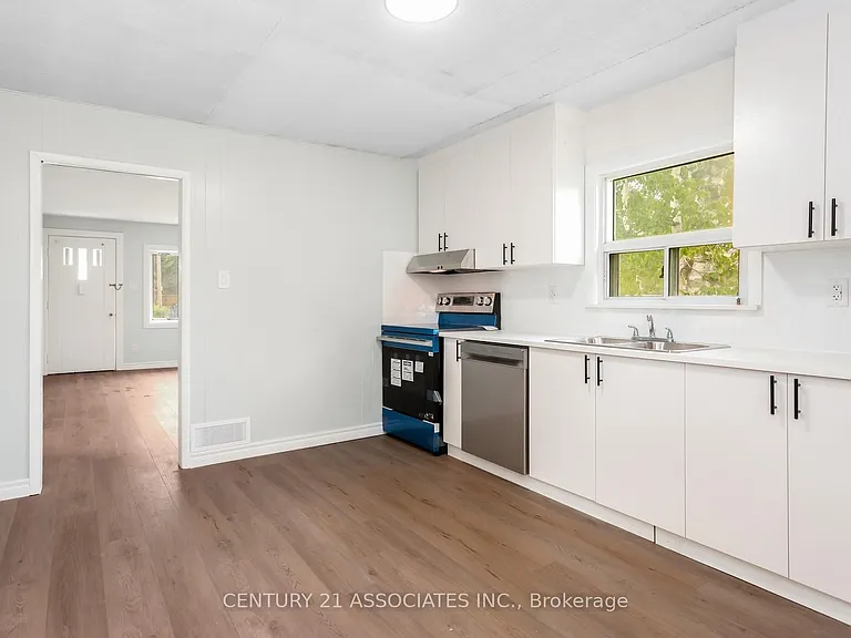 48 King St — Photo 17
