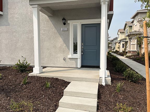 3rd image of 3093 Pruett Dr