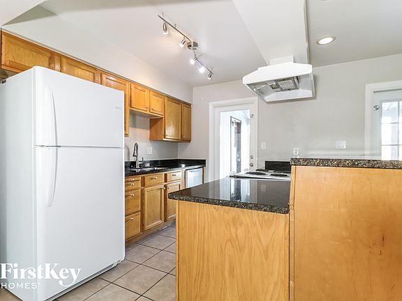5th image of 3016 E Dahlia Dr