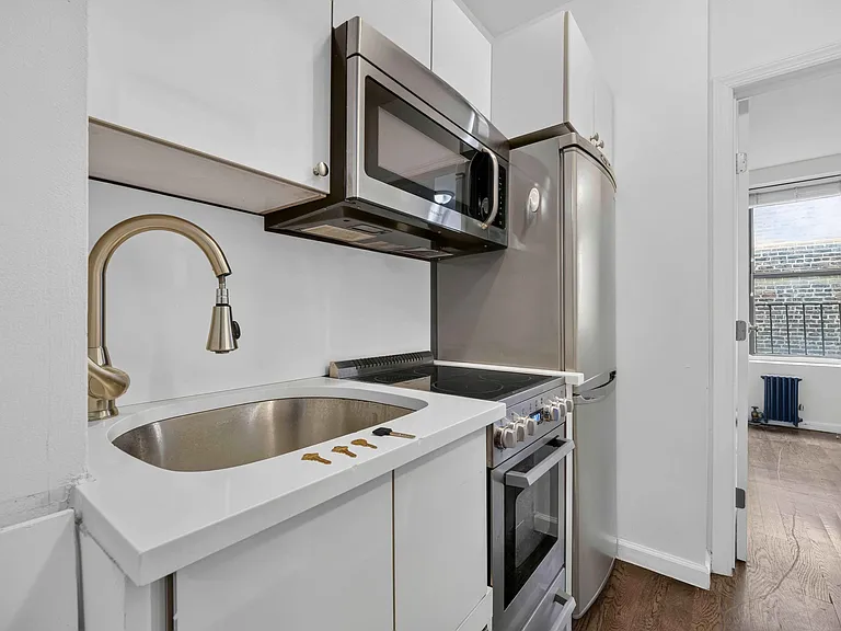 250 Broome St #15 — Photo 4