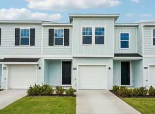 6860 Holcombe Down Dr, Zephyrhills, FL 33541