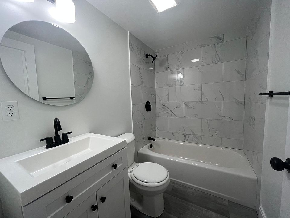 2nd image of 507 Main St #17