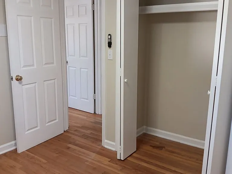 110 Middlesex Dr — Photo 19