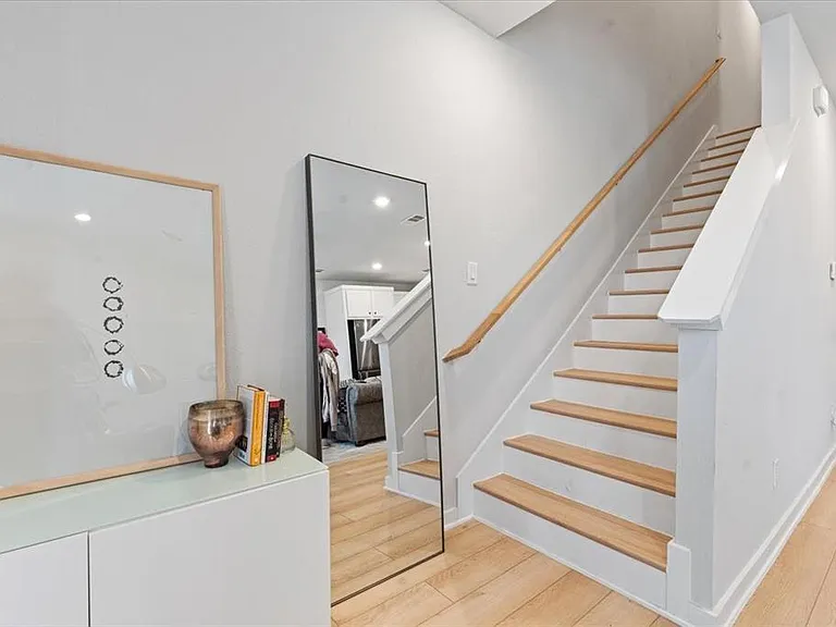 2268 Rook Dr — Photo 7