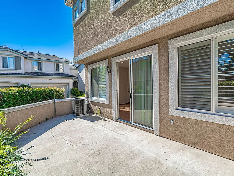 25410 Dry Creek Ct — Photo 3