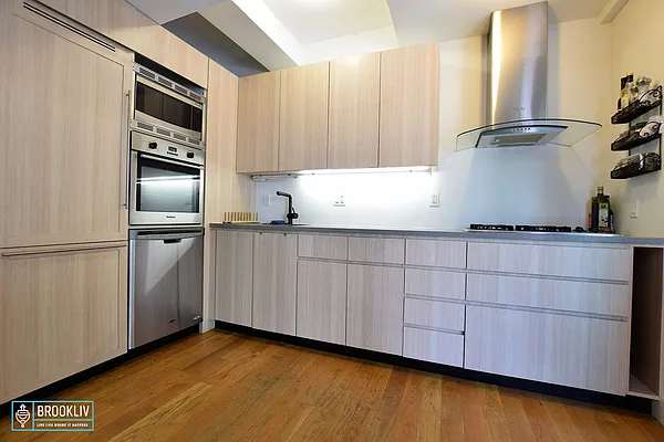 Rented by null | media 35