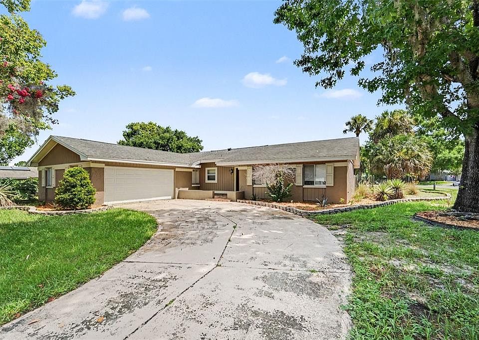 1st image of 930 Oak Forest Dr