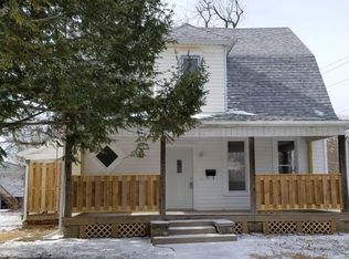 1402 11th St, Charleston, IL 61920