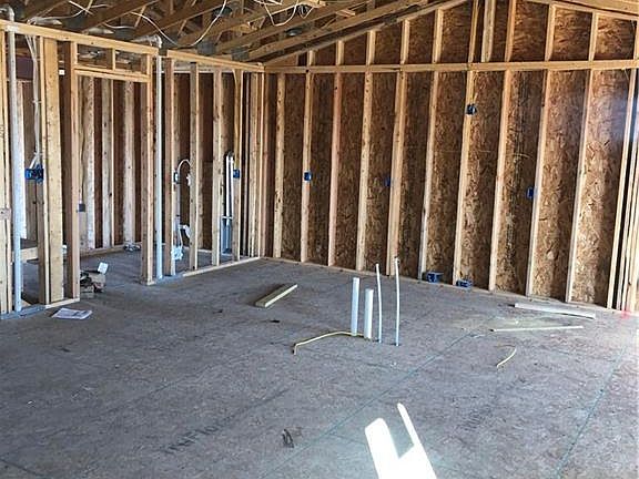 3rd image of 2728 NW 21st St