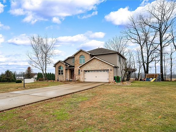2nd image of 119 Deer Run Dr