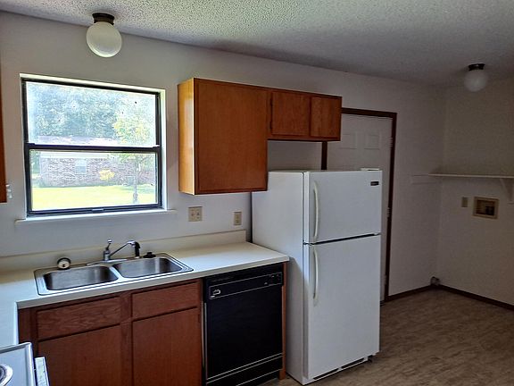 5th image of 313 McKennon Ct
