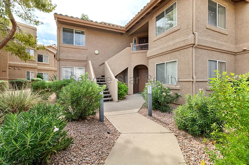 3 bed, 2.0 bath, 1496 sqft, $2,095 — Photo 1