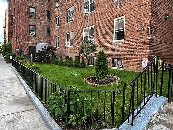 3rd image of 64-74 Saunders St #1E