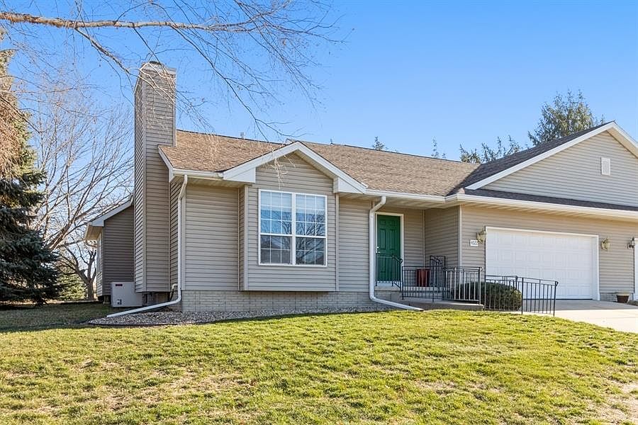 1st image of 4022 Blue Jay Dr NE