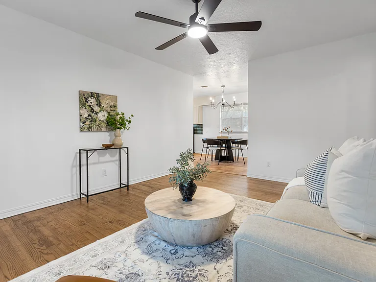 513 Inwood Dr — Photo 3