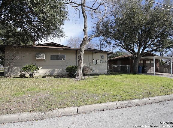 4th image of 702 Byrnes Dr