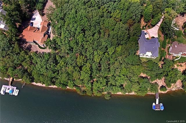 1st image of 112 Harbor Dr E #29