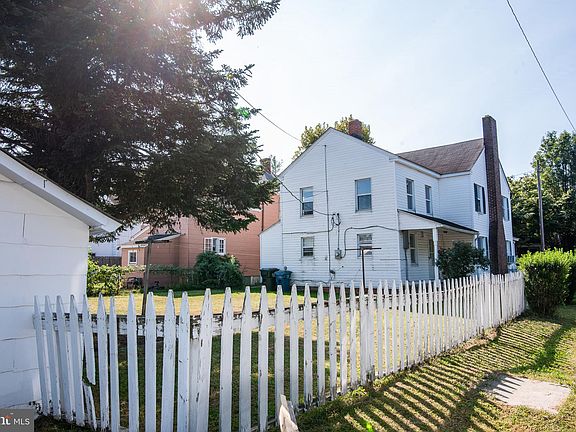 3rd image of 501 Goldsborough St