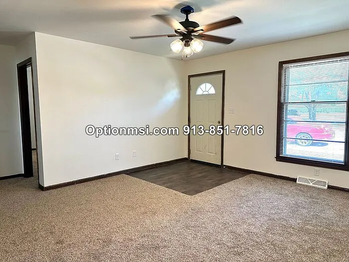 2 bed, 1.0 bath, $1,095 — Photo 3