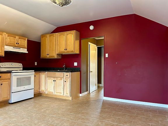 2nd image of 25 Maple Ave #11337068