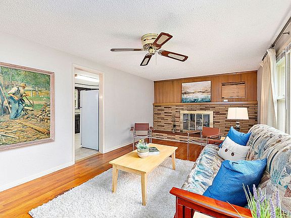 4th image of 6514 Hardy St