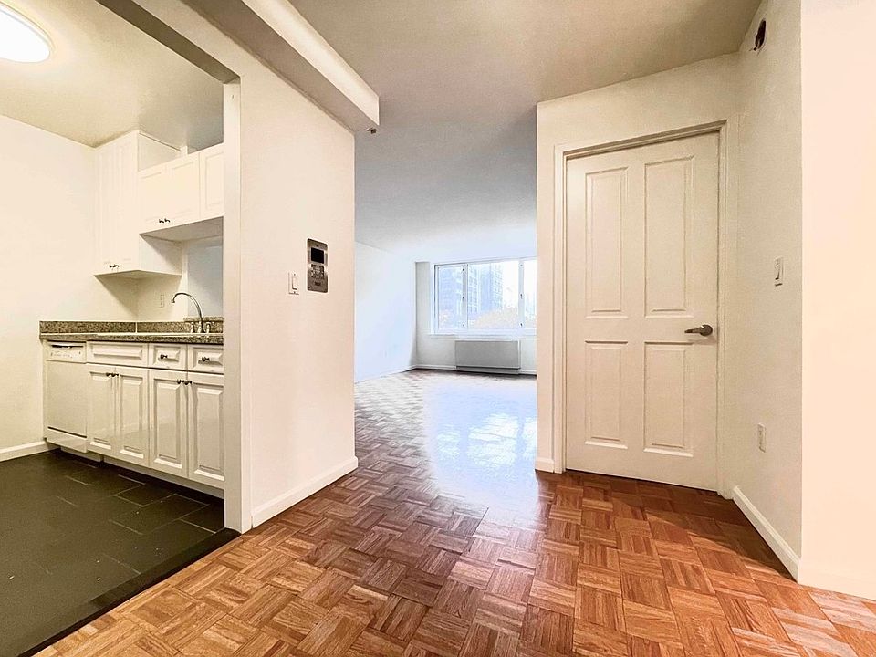 1st image of 350 W 43rd St APT 6E