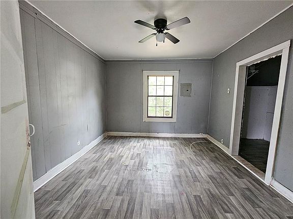 4th image of 600 Forest Ave