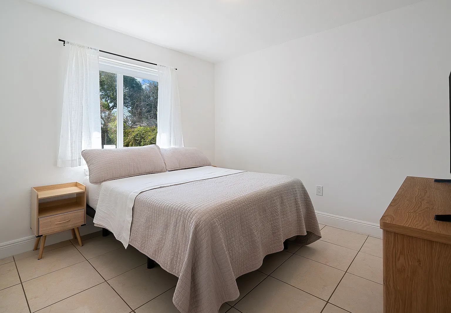 2 bed, 940 sqft, $2,900 — Photo 3